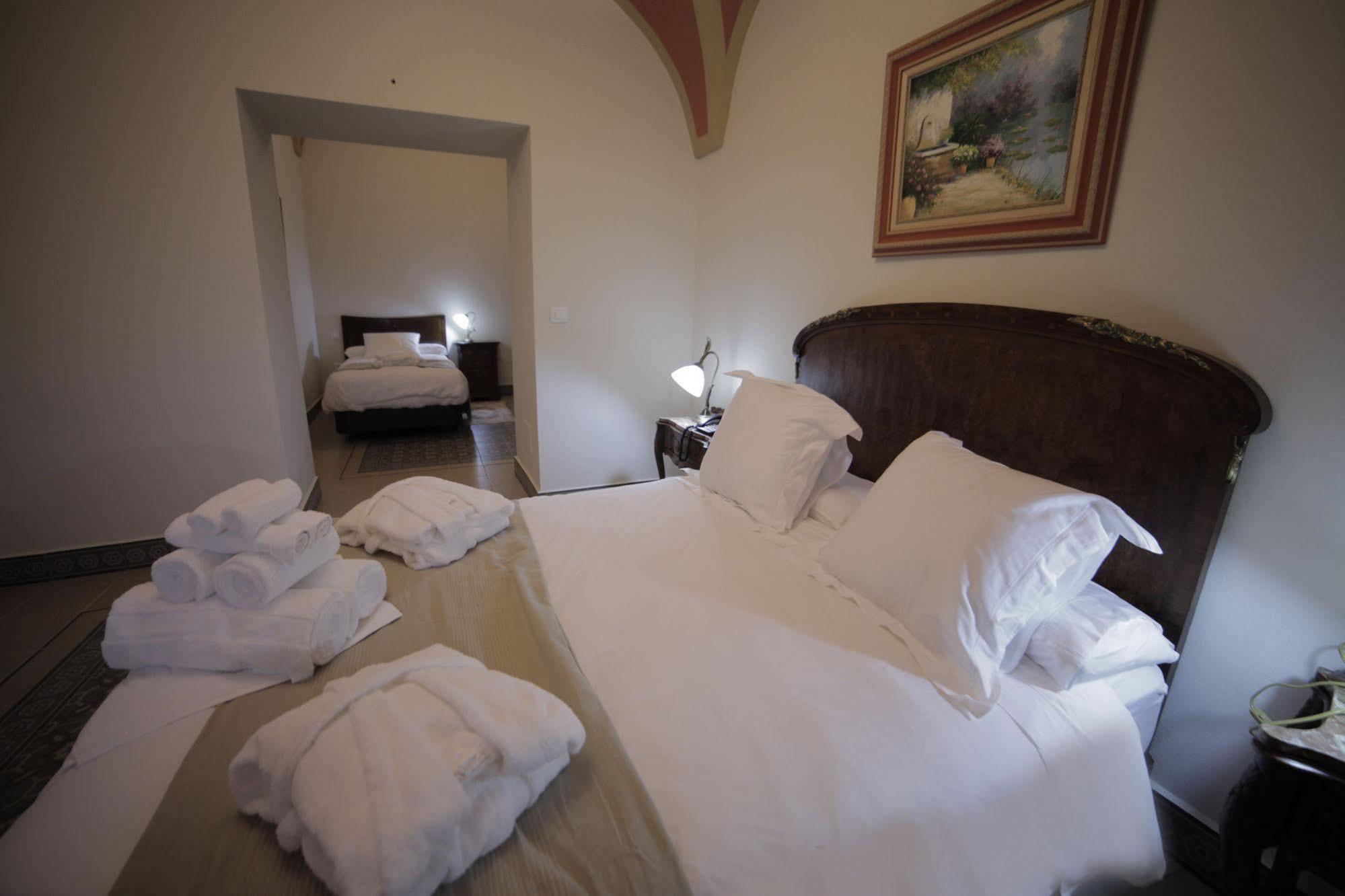 Burguillos Del Cerro Hotel La Giralda מראה חיצוני תמונה