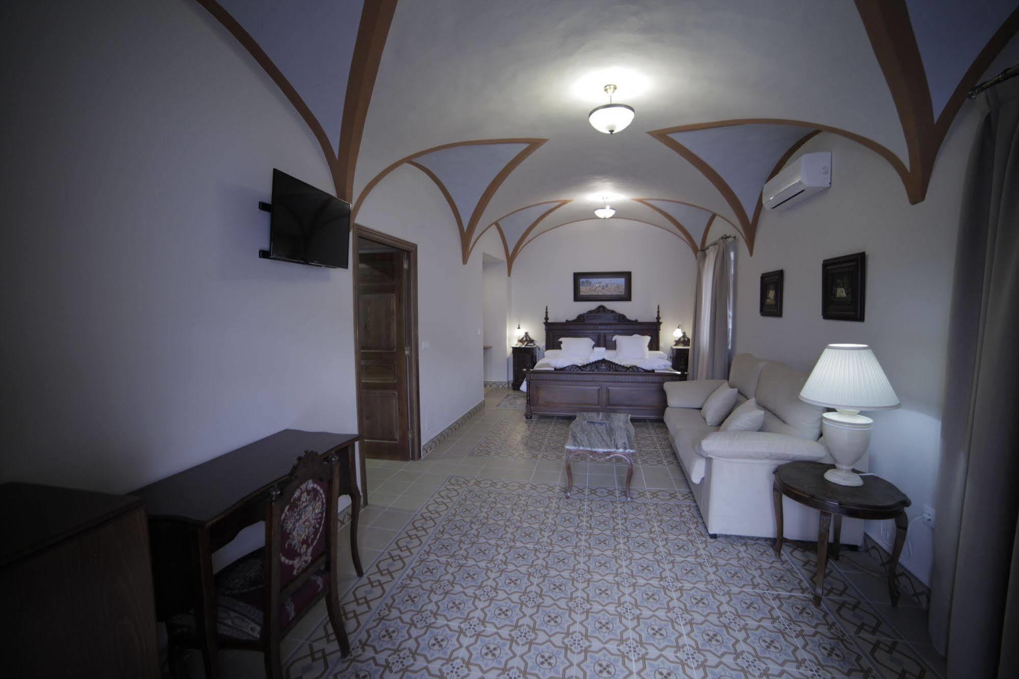 Burguillos Del Cerro Hotel La Giralda מראה חיצוני תמונה